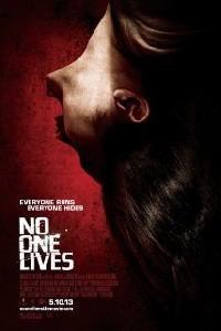 Cartaz para No One Lives (2012).