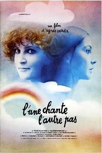 Poster for Une chante, l'autre pas, L' (1977).