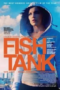 Poster for Fish Tank (2009).