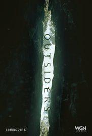 Plakát k filmu Outsiders (2016).
