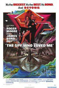 Plakát k filmu The Spy Who Loved Me (1977).