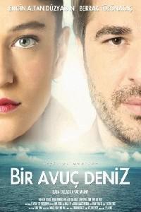 Plakat filma Bir Avuç Deniz (2011).